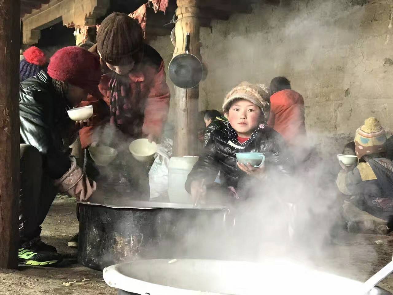 长沙思铭在线影视制作有限公司公益回顾丨家国同欢月同圆 温暖满载甘孜州(图10) 长沙思铭在线影视制作有限公司公益回顾丨家国同欢月同圆 温暖满载甘孜州(图10)